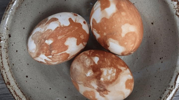 How To Dye Eggs Using Onion Skins | Real Food RN