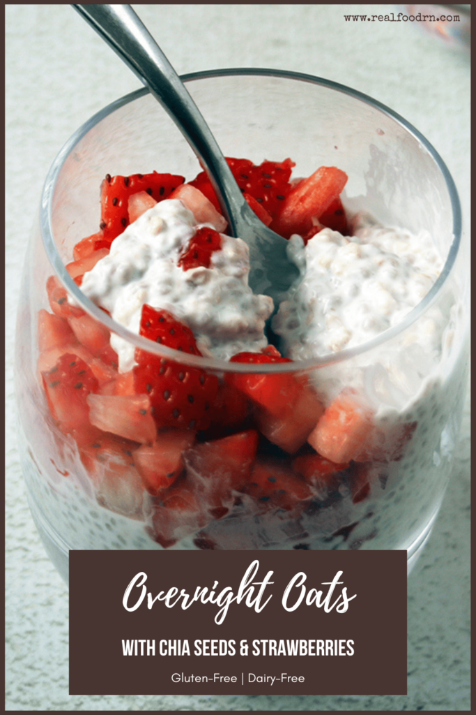 Overnight Oats with Chia Seeds & Strawberries